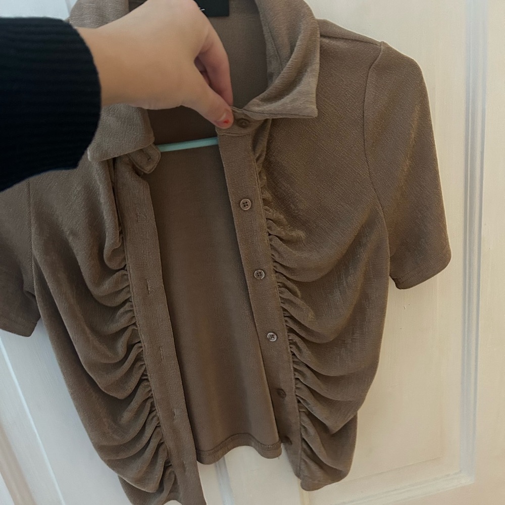 Lulus button up top